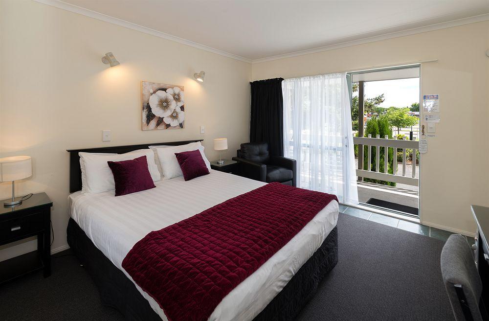 Accolade Motel